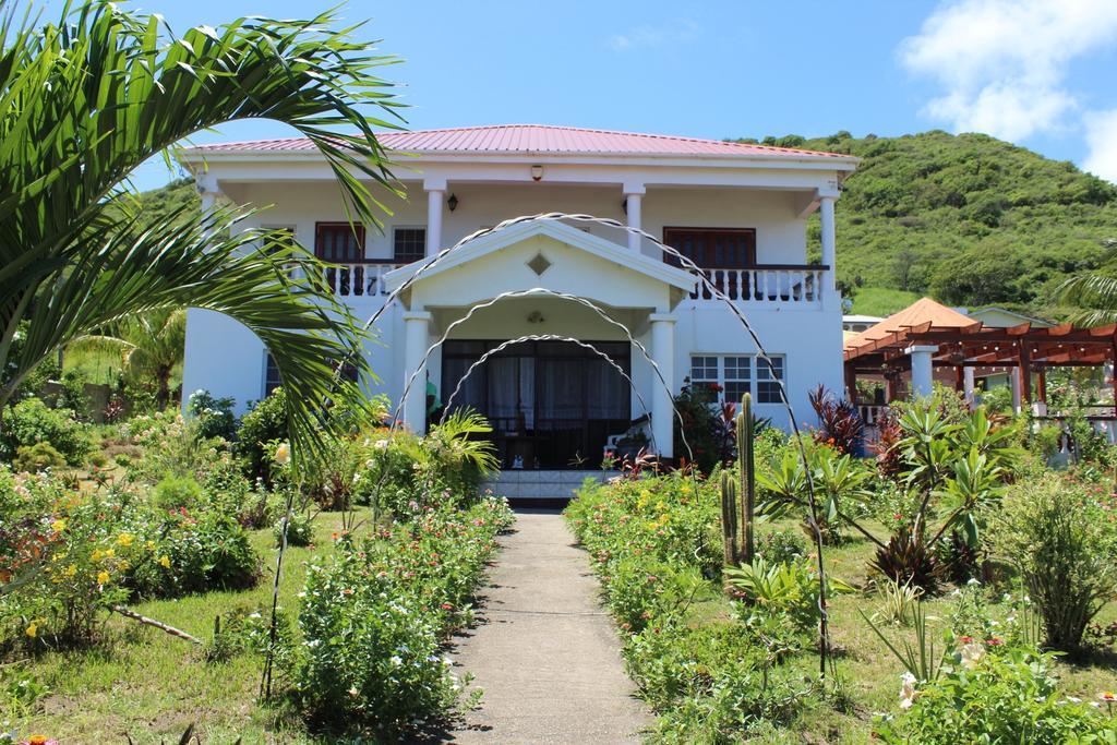Fern Tree Bed And Breakfast Frigate Bay Exterior foto
